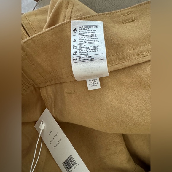 Vince Belted Linen-blend Pant in Natural - Picture 16 of 16